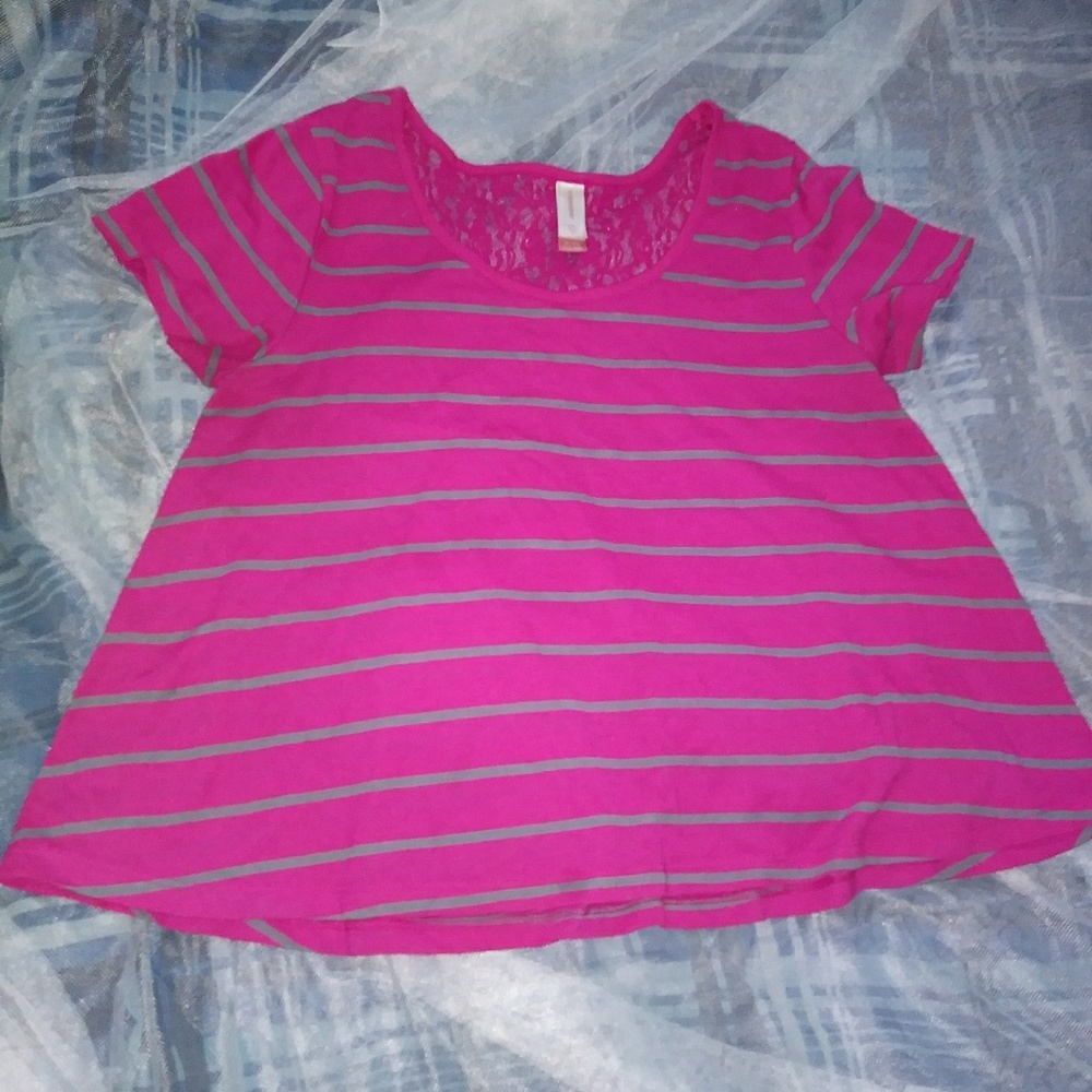 Pink no boundaries shirt